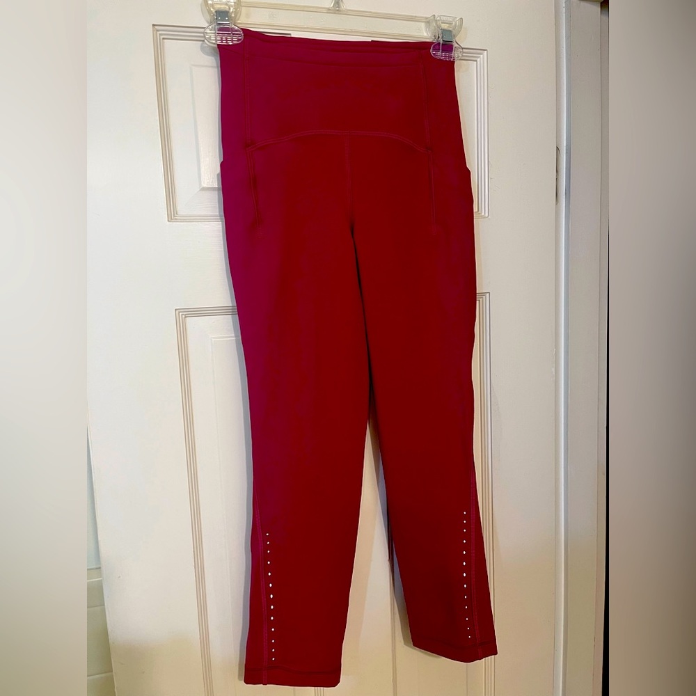 Lululemon Swift Speed leggings size 2. 21 inch. Like new.